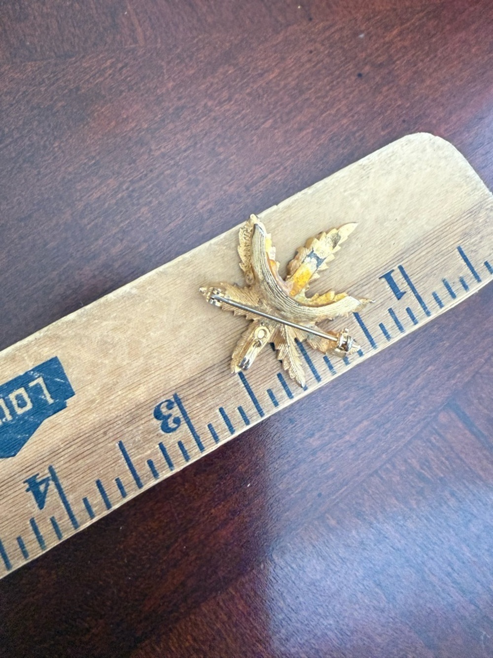 Vintage Gold Tone Brooch - Picture 2 of 2